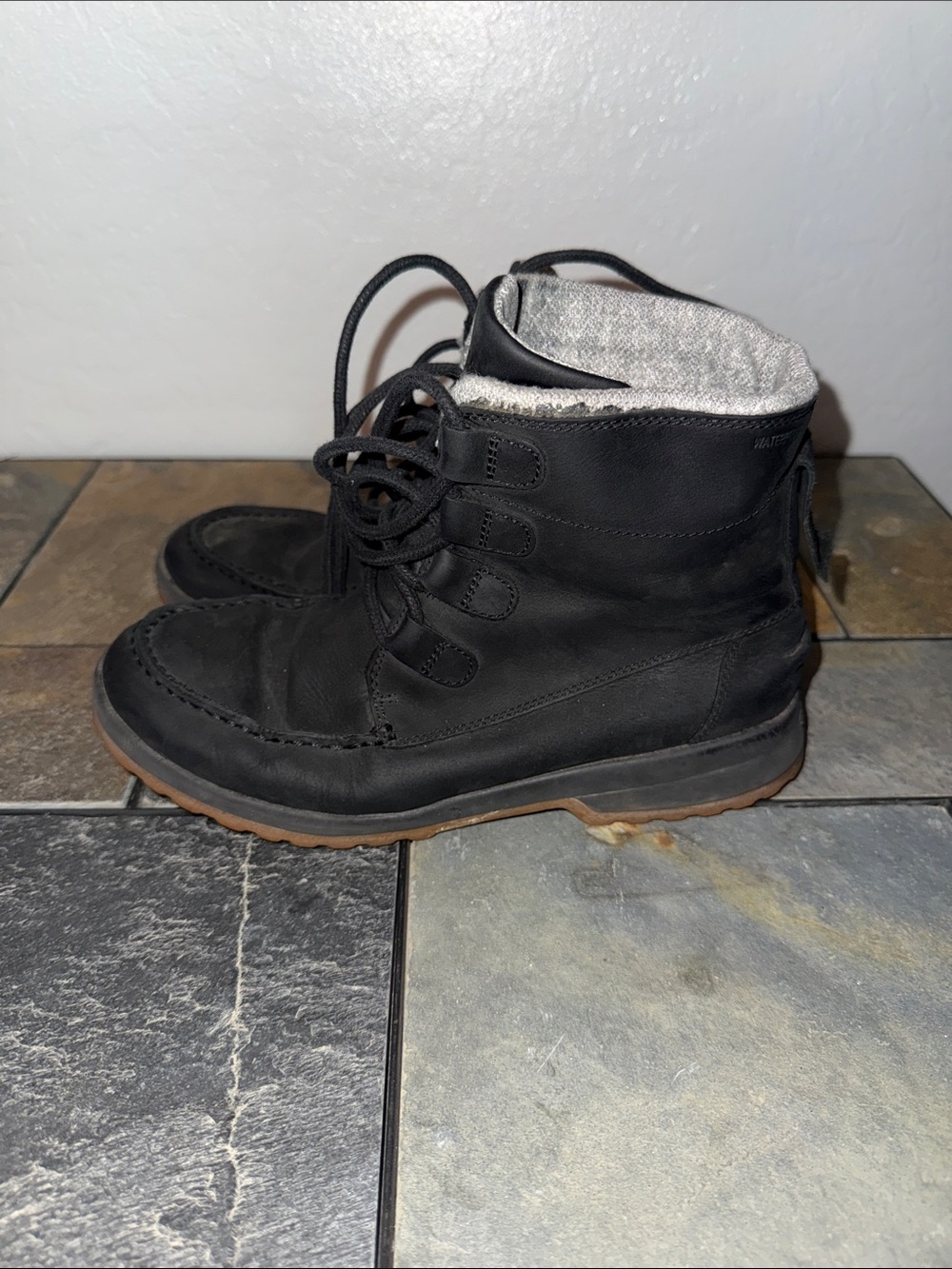 Sperry Black Leather Lace-Up Ankle Boots with Brown Outsole 3M Insulation 7.5